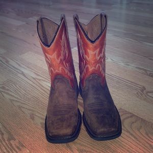 Arias boys boots size 3 worn maybe 5 times!